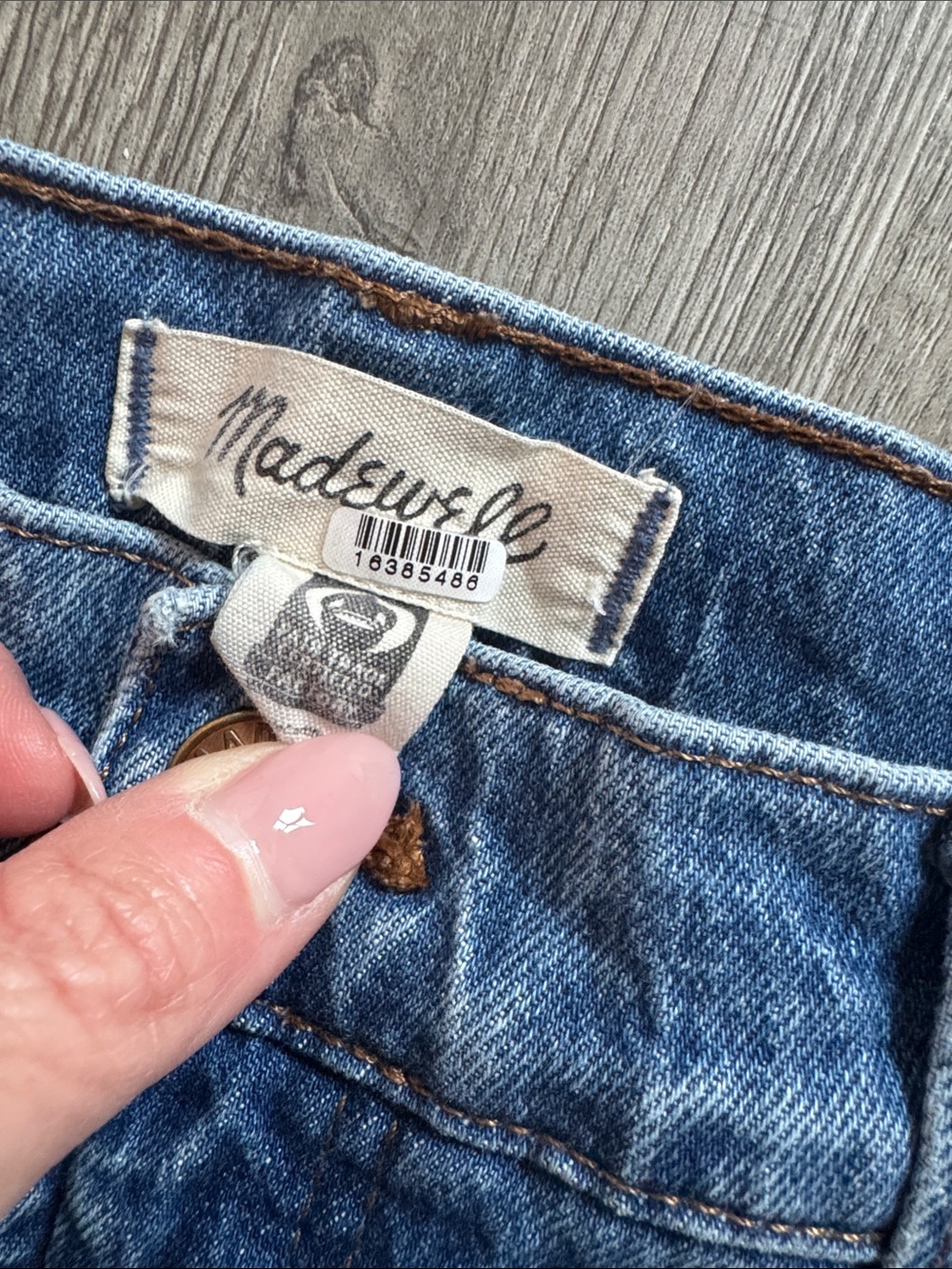 Madewell Classic Blue High-Rise Wide Straight Jeans - Picture 2 of 10